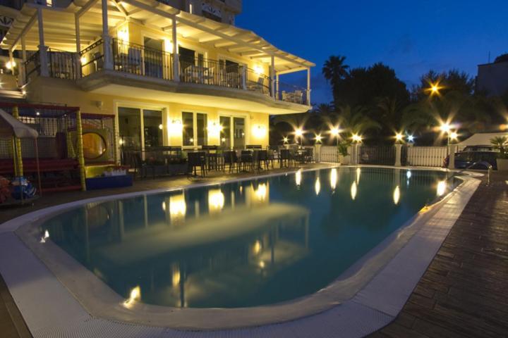 Hotel Mocambo Piscina E Spiaggia San Benedetto del Tronto Eksteriør bilde