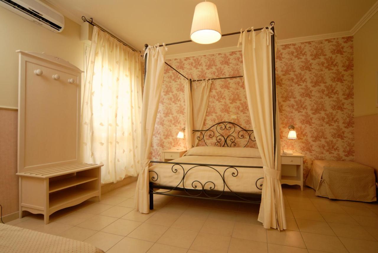 Hotel Mocambo Piscina E Spiaggia San Benedetto del Tronto Eksteriør bilde