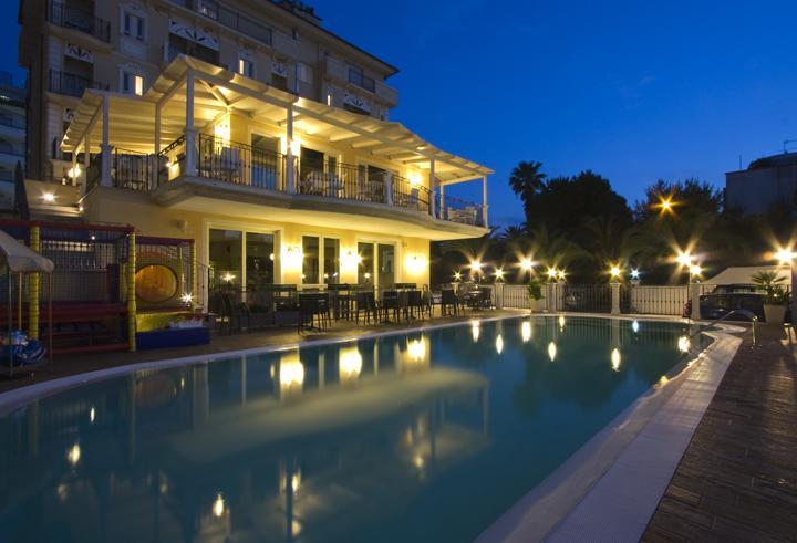 Hotel Mocambo Piscina E Spiaggia San Benedetto del Tronto Eksteriør bilde