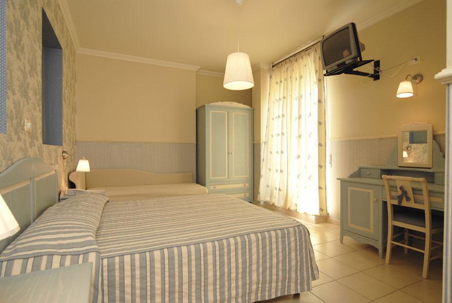 Hotel Mocambo Piscina E Spiaggia San Benedetto del Tronto Eksteriør bilde
