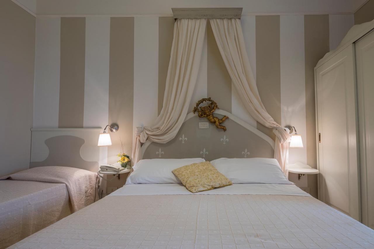 Hotel Mocambo Piscina E Spiaggia San Benedetto del Tronto Eksteriør bilde